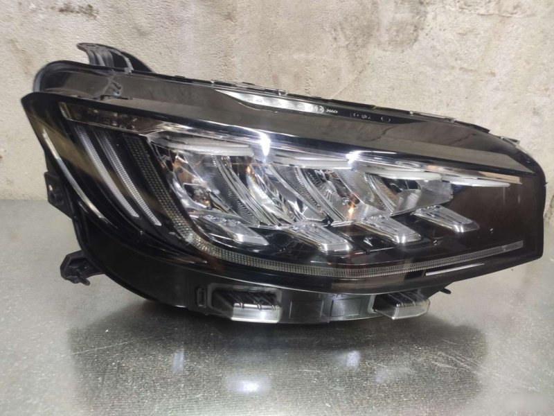 Фара правая Geely Atlas Pro 7051025200 контрактная