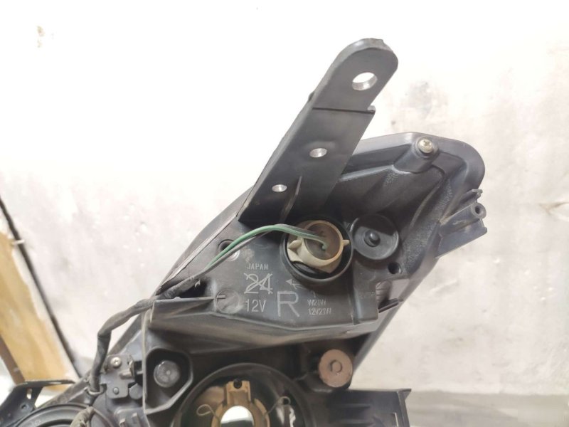Фара ксеноновая адаптив передняя правая QX50 J50