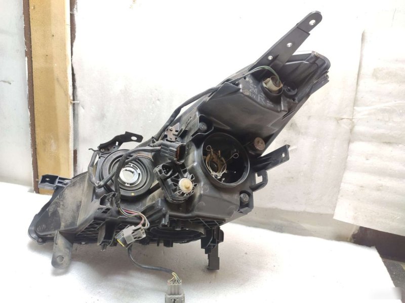 Фара ксеноновая адаптив передняя правая QX50 J50