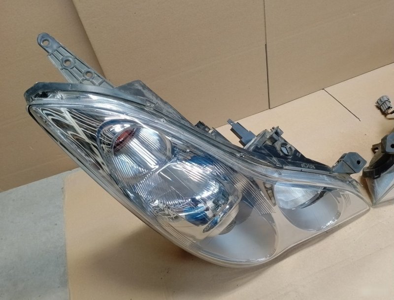 Фары ксенон адаптив передние QX50 J50