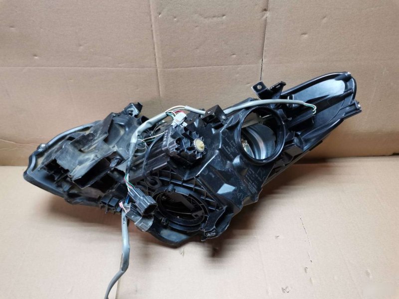 Фара правая G25 2006-2013 V37