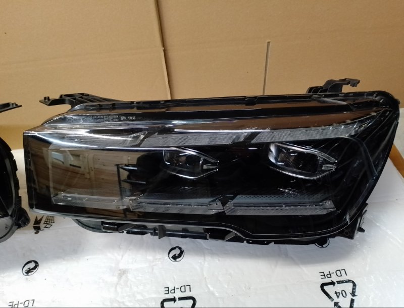 Фары диодные в сборе передние geely Monjaro