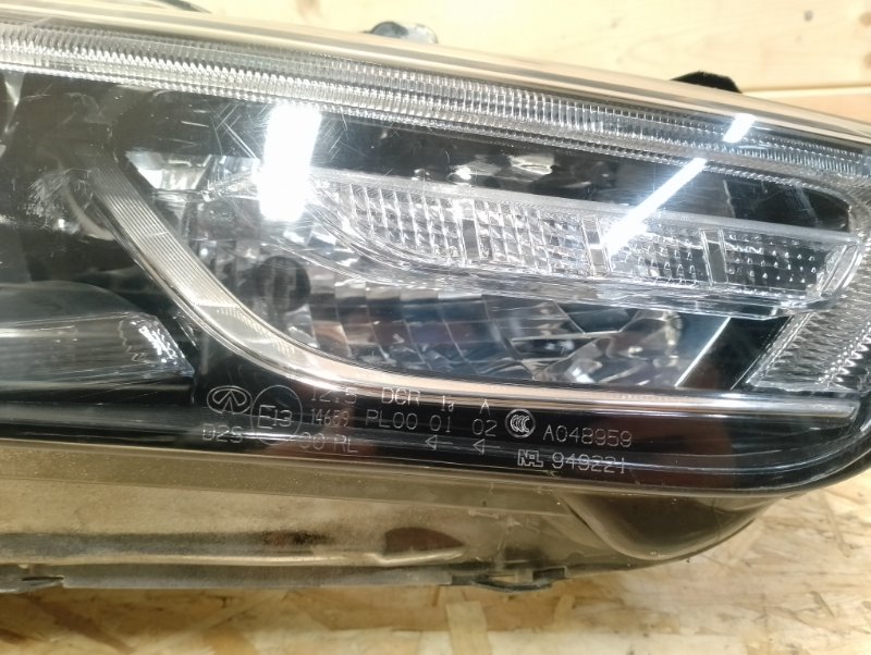 Фара ксеноновая передняя правая QX60 2016-2022 L50