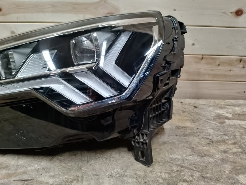 Фара матричная передняя левая Audi Q3 F3