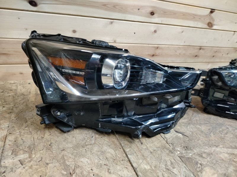 Фары светодиодные передние lexus IS XE30