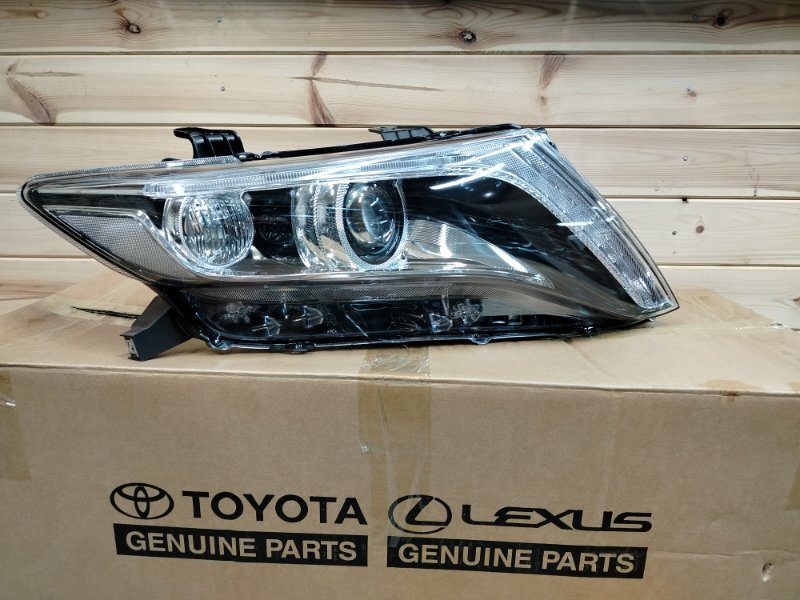Фара ксеноновая передняя правая Toyota Venza 2012-2016 GV10 811300T040 новая