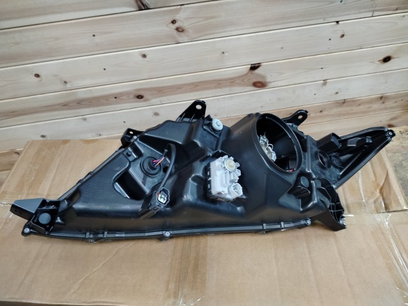 Фара ксеноновая передняя правая Venza 2012-2016 GV10