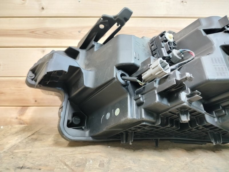 Фара светодиодная адаптивная передняя правая QX80 2017-2024 Z62