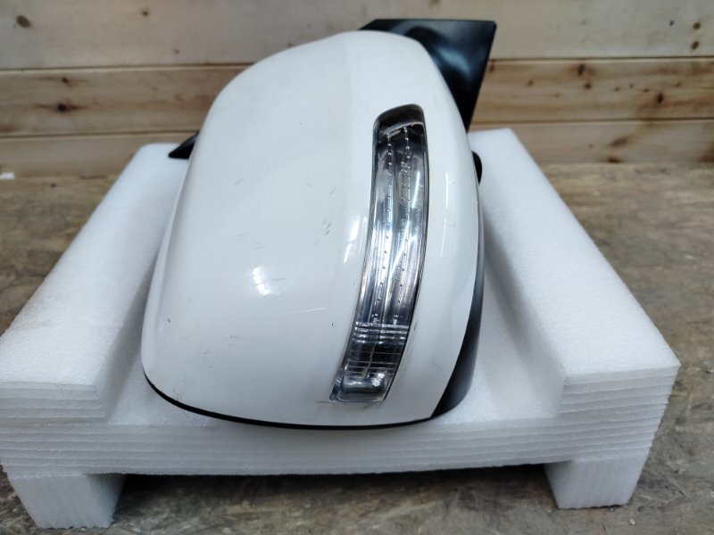 Зеркало боковое в сборе правое Toyota Land Cruiser J200