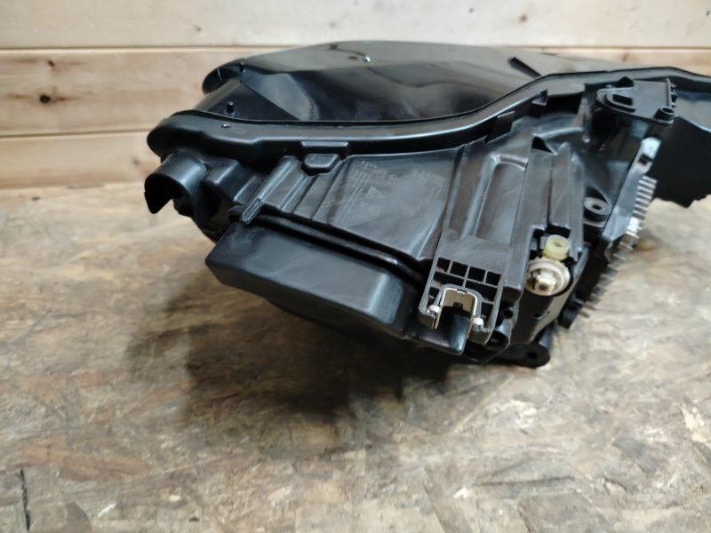 Фара светодиодная передняя левая A6 2018-2025 C8