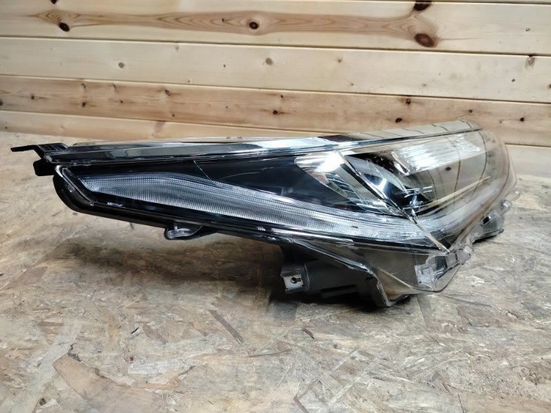 Фара светодиодная передняя правая Toyota Corolla 180