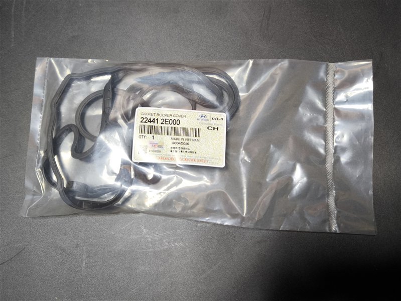 Прокладка клапанной крышки Hyundai KIA G4NA G4NU 224412E000 новая