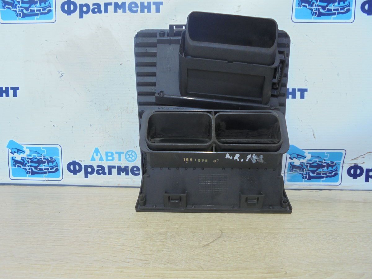 Дефлектор обдува салона 146 I 1996 AR33501
