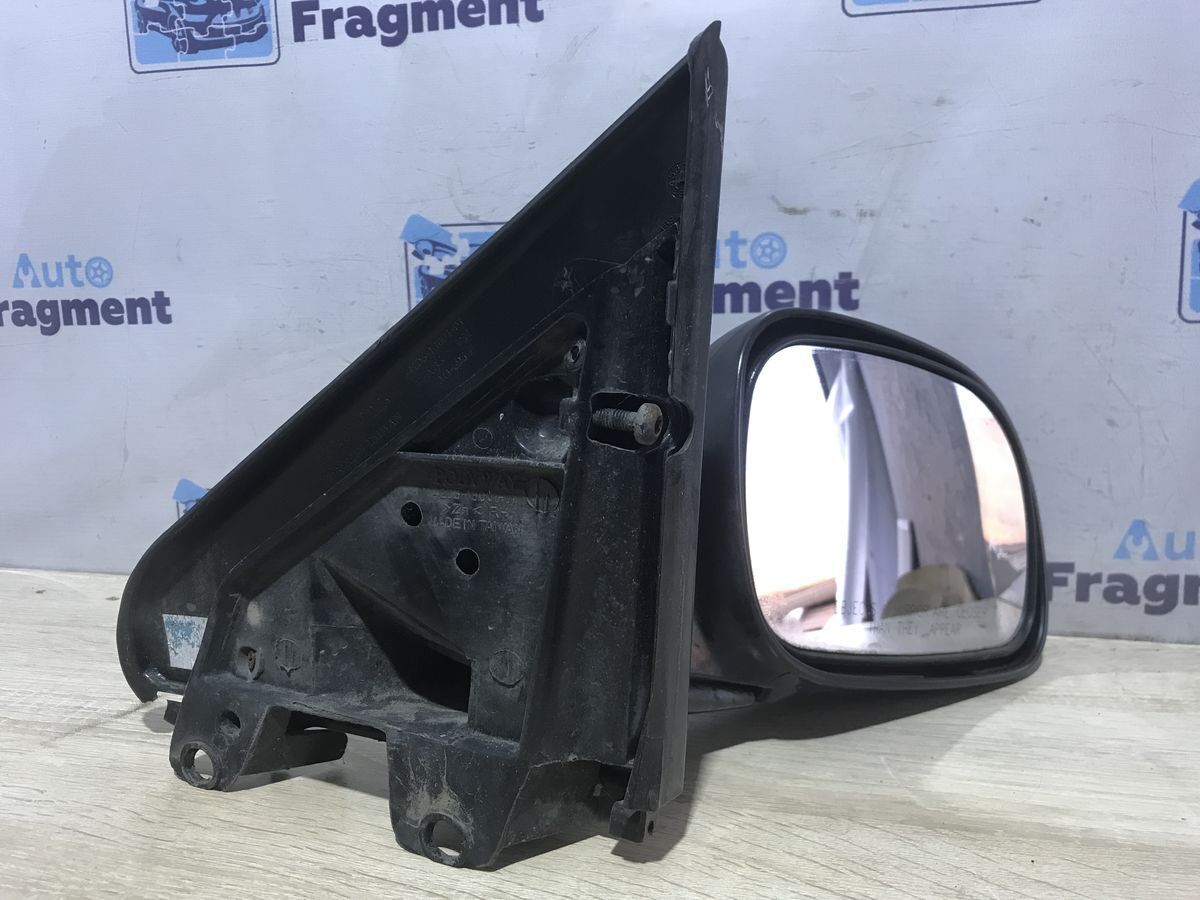 Запчасть зеркало механическое Dodge Caravan III 1999 HYHY Б/У Зеркало механическое Dodge Caravan III 1999 HYHY Б/У