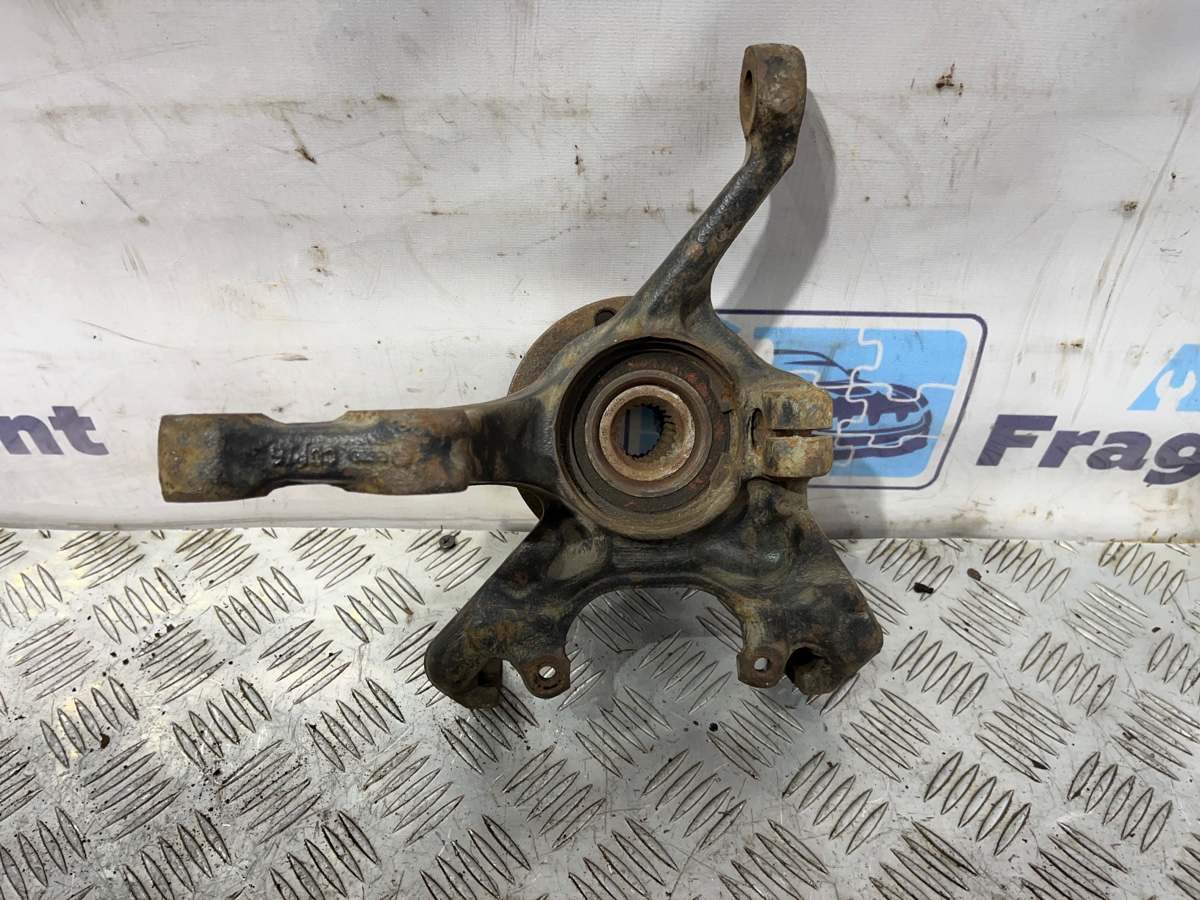 Кулак поворотный передний правый Volkswagen Golf Mk2 P80F