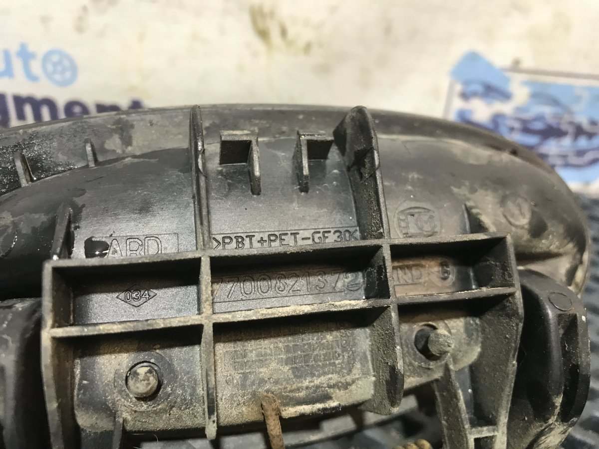 Ручка двери наружная задняя правая Renault Laguna F3P 1.8 Ручка двери наружная задняя правая Renault Laguna F3P 1.8