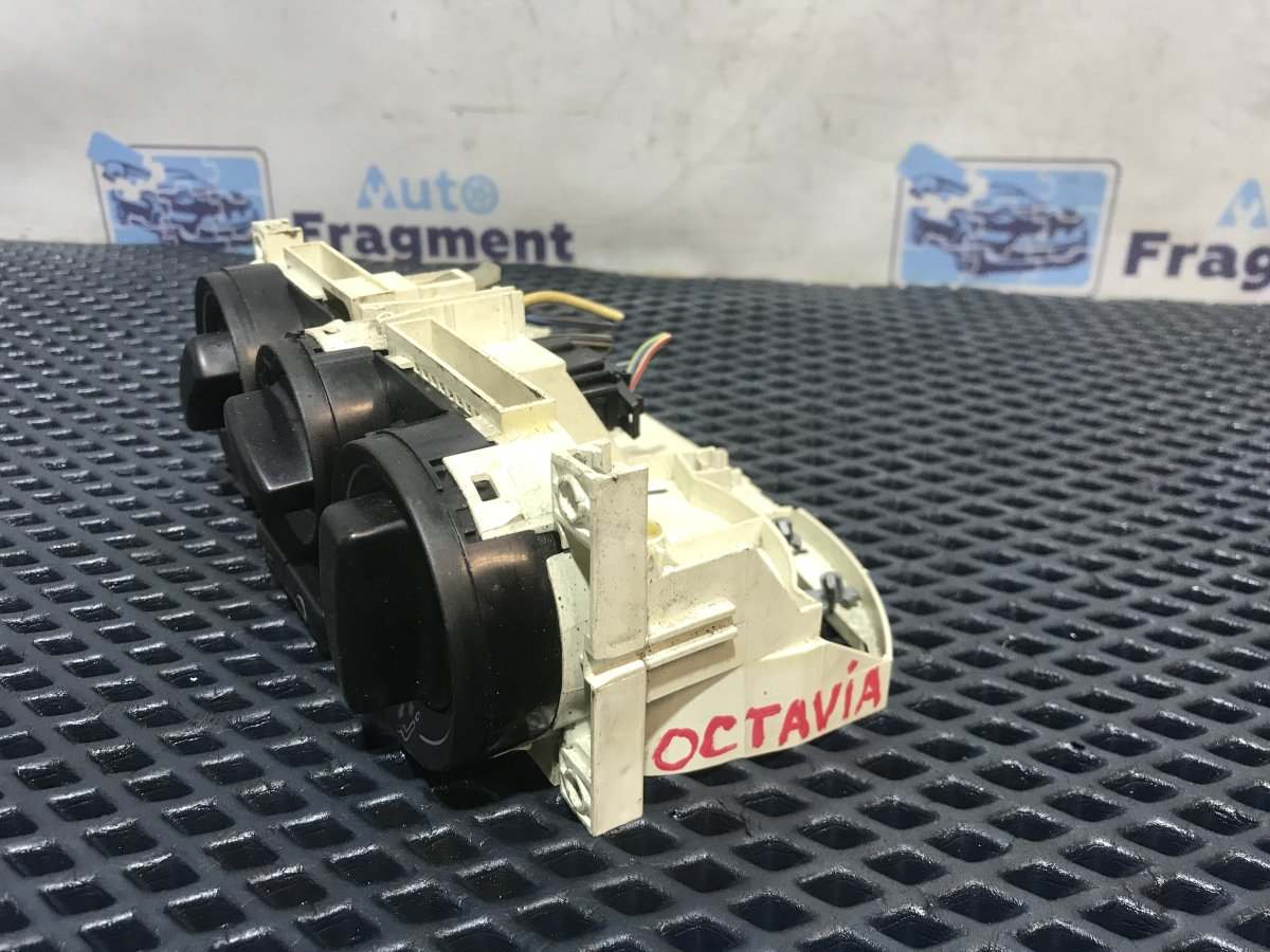 Блок управления отопителем Octavia 2000 AKL 1.6
