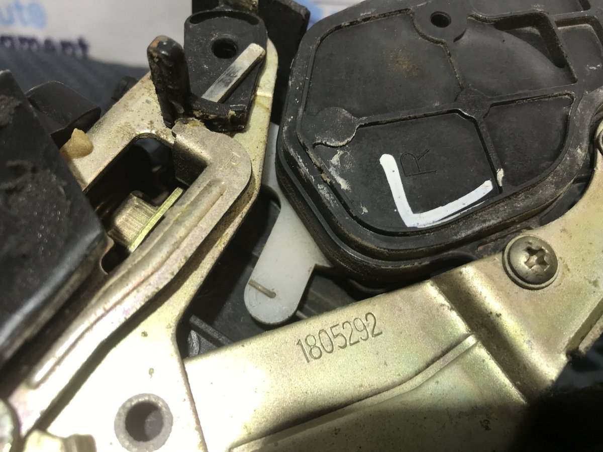 Замок двери задний правый MK 2008 5A-FE 1.5 Замок двери задний правый MK 2008 5A-FE 1.5