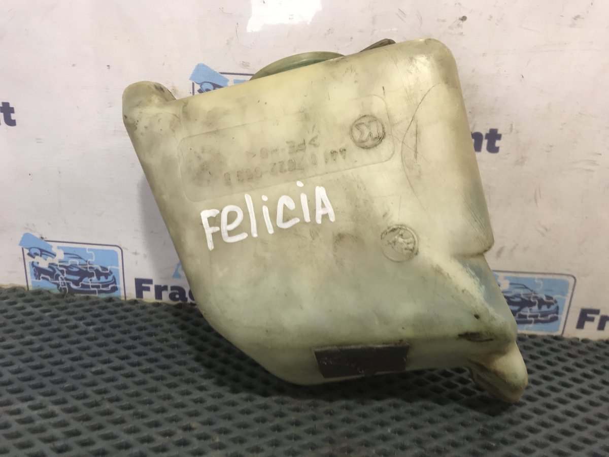 Бачок омывателя лобового стекла Skoda Felicia 1997 781.135 1.3 Б/У