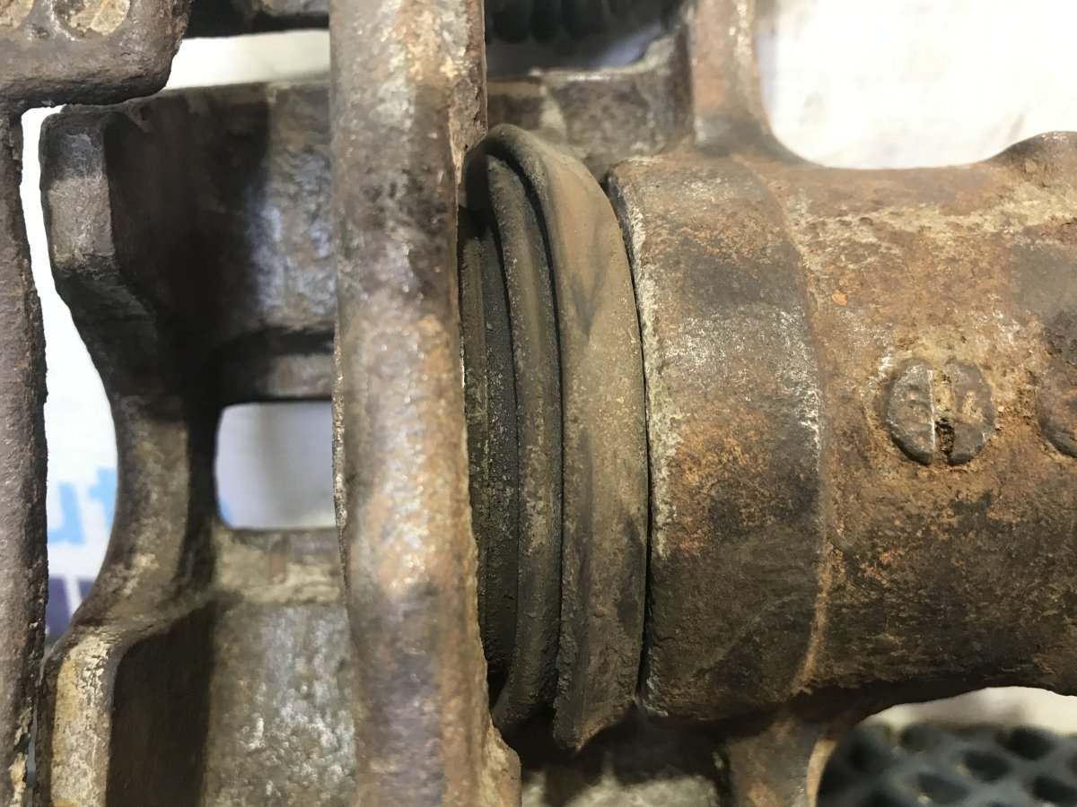 Суппорт передний правый Skoda Felicia 781.135 1.3