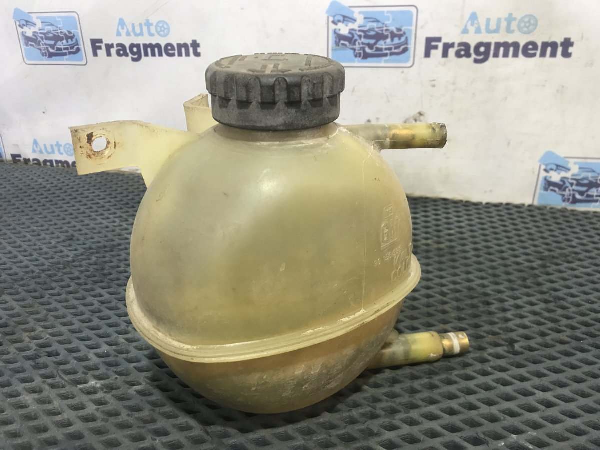 Бачок расширительный Opel Kadett C14NZ 1.4 Бачок расширительный Opel Kadett C14NZ 1.4