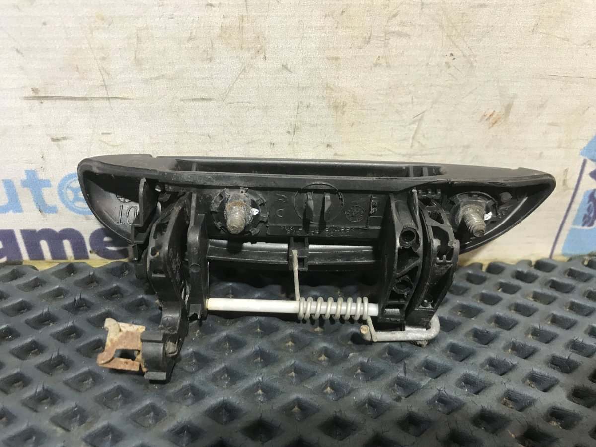 Ручка двери нaружная передняя правая Renault Symbol K7JA700 1.4