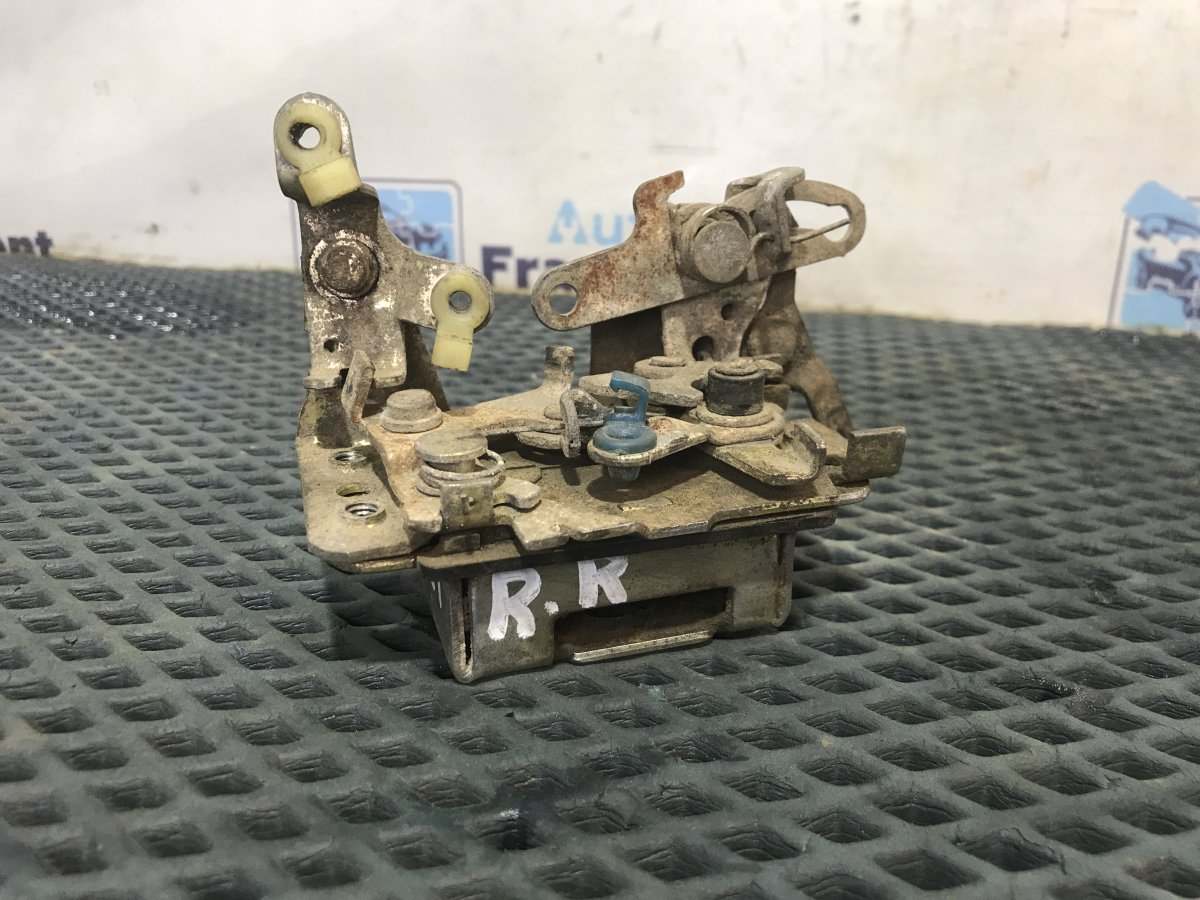 Замок двери задний правый Opel Kadett 12SC 1.2