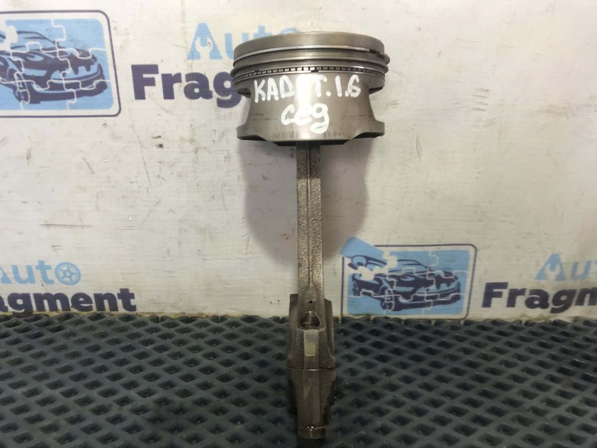 Поршень с шатуном Opel Kadett E16NZ 1.6