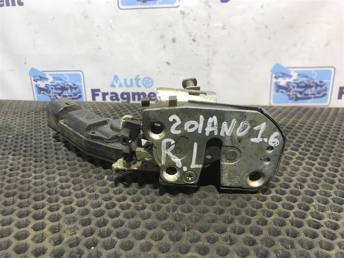 Запчасть замок двери задний левый LIFAN Solano 2011 LF481Q3 1.6 B6205110B1 Б/У Замок двери задний левый LIFAN Solano 2011 LF481Q3 1.6 B6205110B1 Б/У