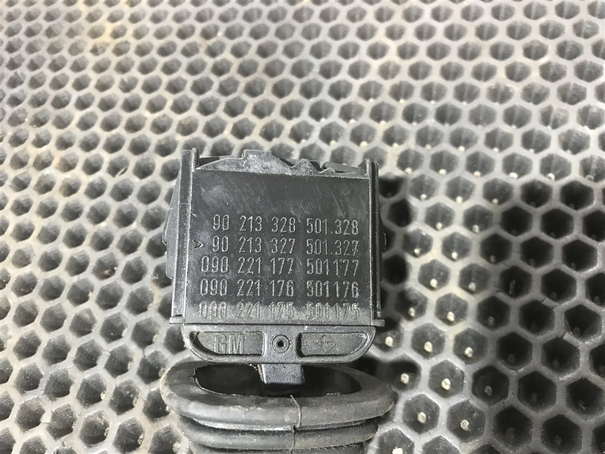 Переключатель стеклоочистителей Omega 1992 C20NE 2.0