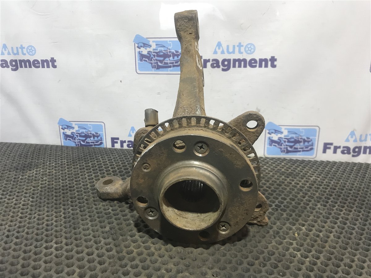 Кулак поворотный передний правый VW Polo 1998 1.6 AFT 191407256C Б/У