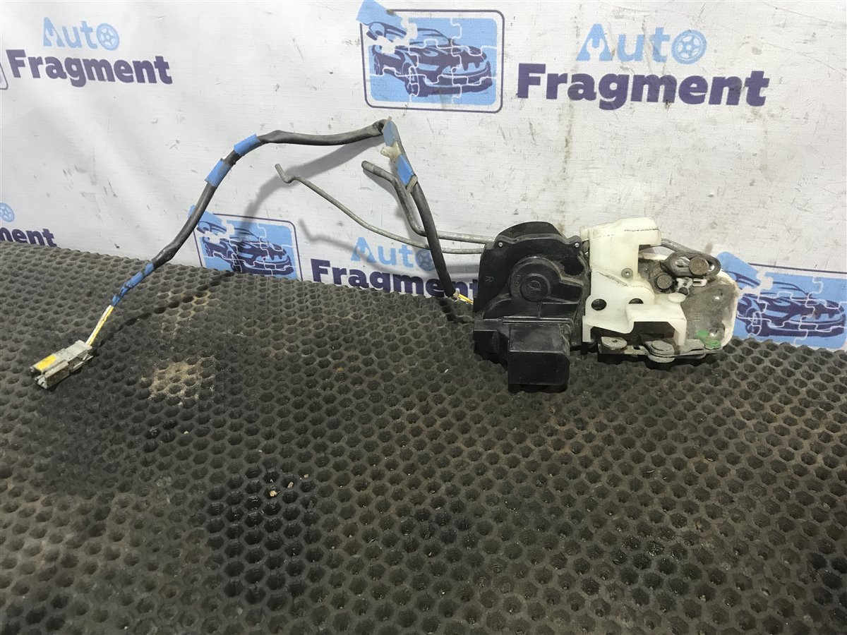 Замок двери передний правый Honda Civic D14A8 1.4