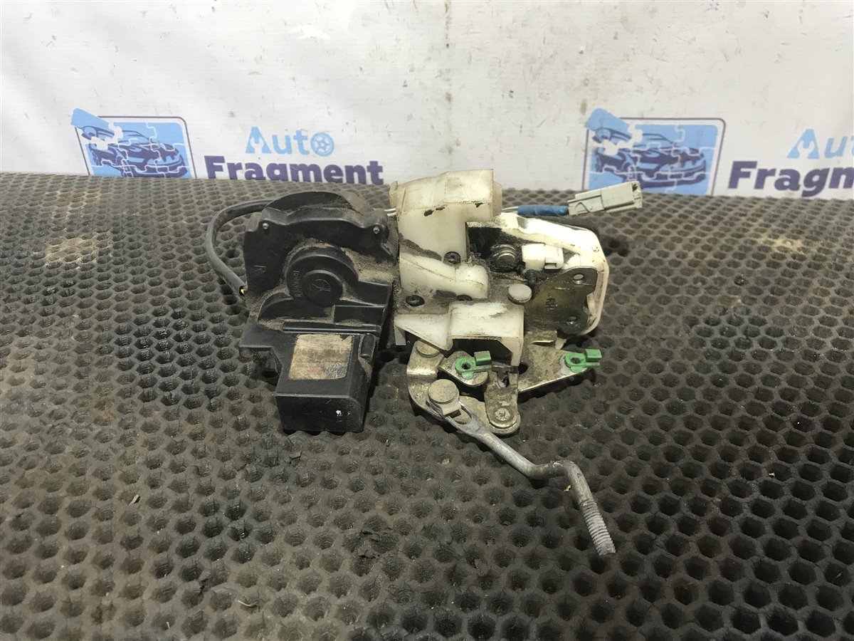 Замок двери задний правый Honda Civic D14A8 1.4