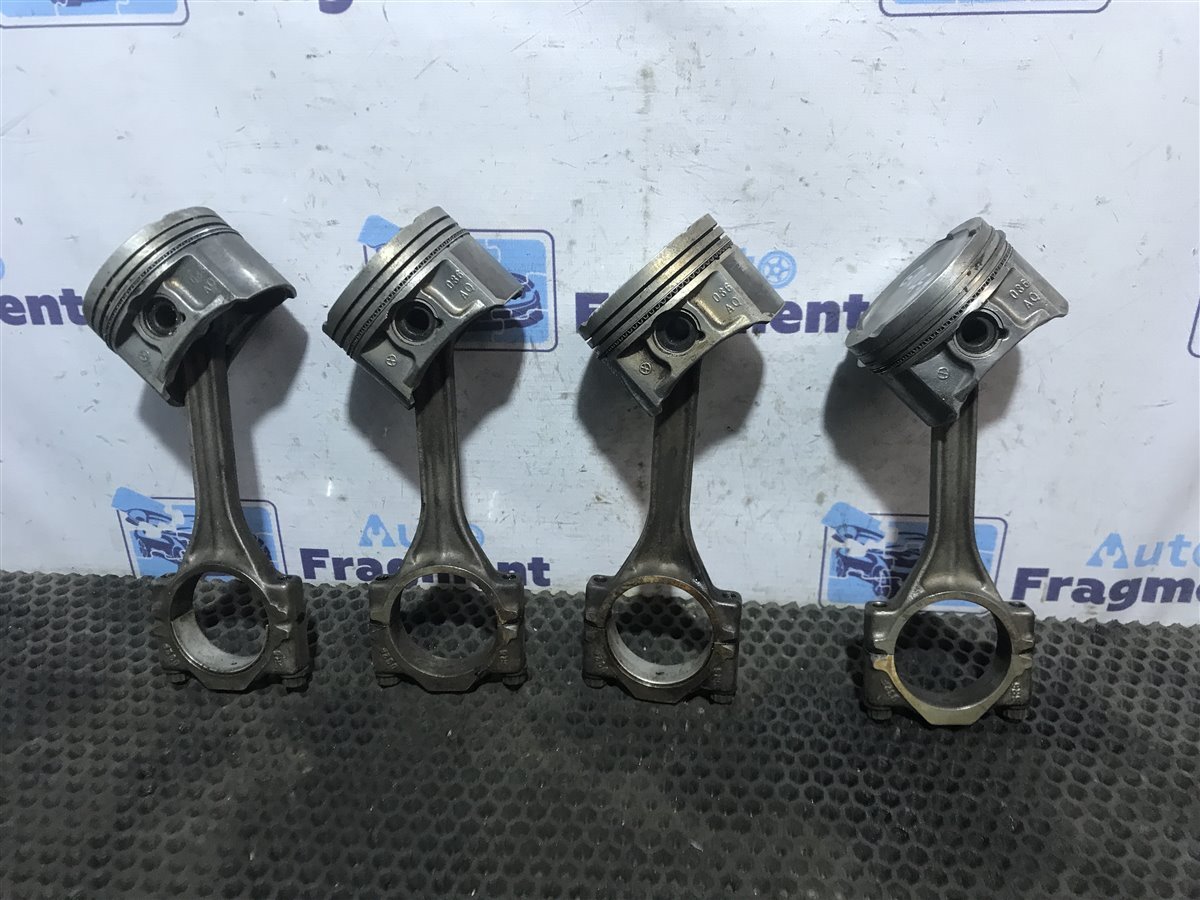 Поршень c шатуном Volkswagen Golf 4 2000 AXP 1.4 036107065AT001 Б/У