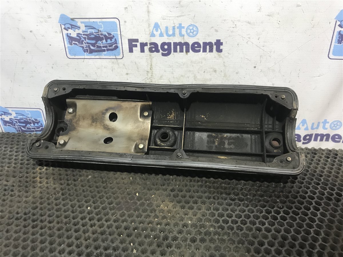 Крышка клапанная Octavia 2002 AEE 1.6