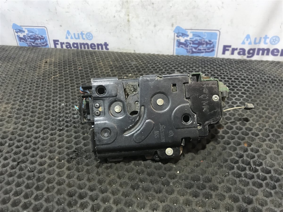 Замок двери задний правый Octavia 2002 AEE 1.6