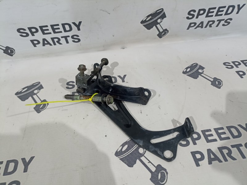 Кронштейн генератора Toyota Pronard 2000 GH-MCX20 1MZ-FE 1638420020 Б/У