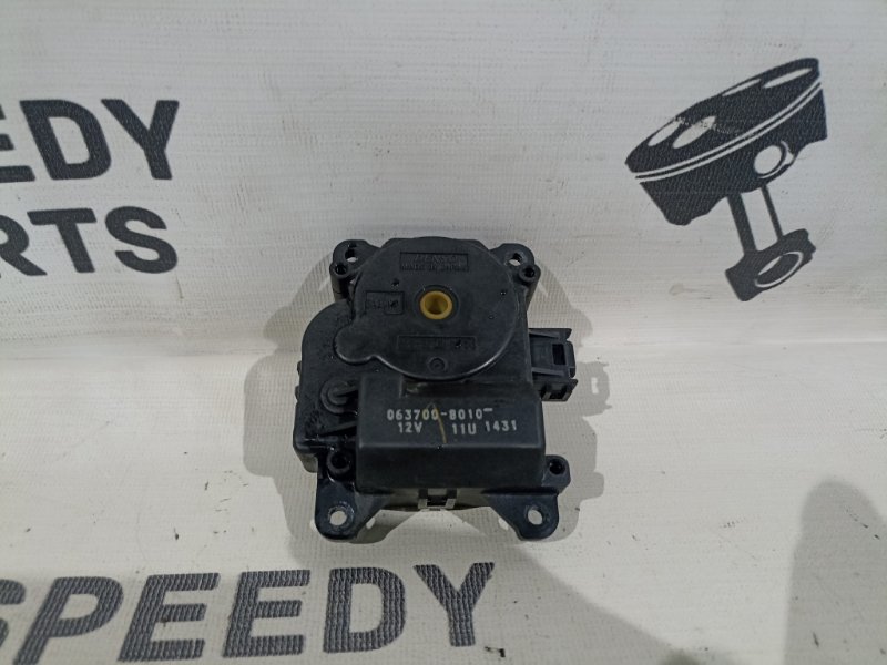 Сервопривод заслонок печки Toyota Pronard 2000 GH-MCX20 1MZ-FE 063700-8010 Б/У