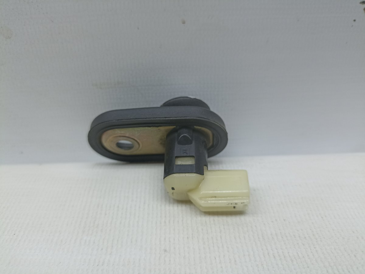 Датчик открытия двери задний левый Toyota Pronard 2000 GH-MCX20 1MZ-FE 84231-AA030 контрактная