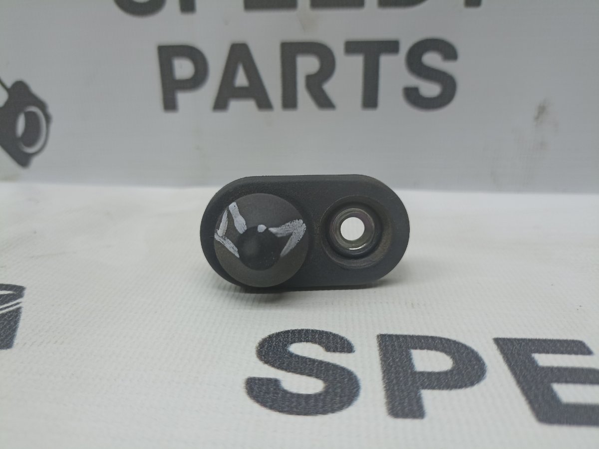 Датчик открытия двери передний левый Toyota Pronard 2000 GH-MCX20 1MZ-FE 84231-08010 контрактная
