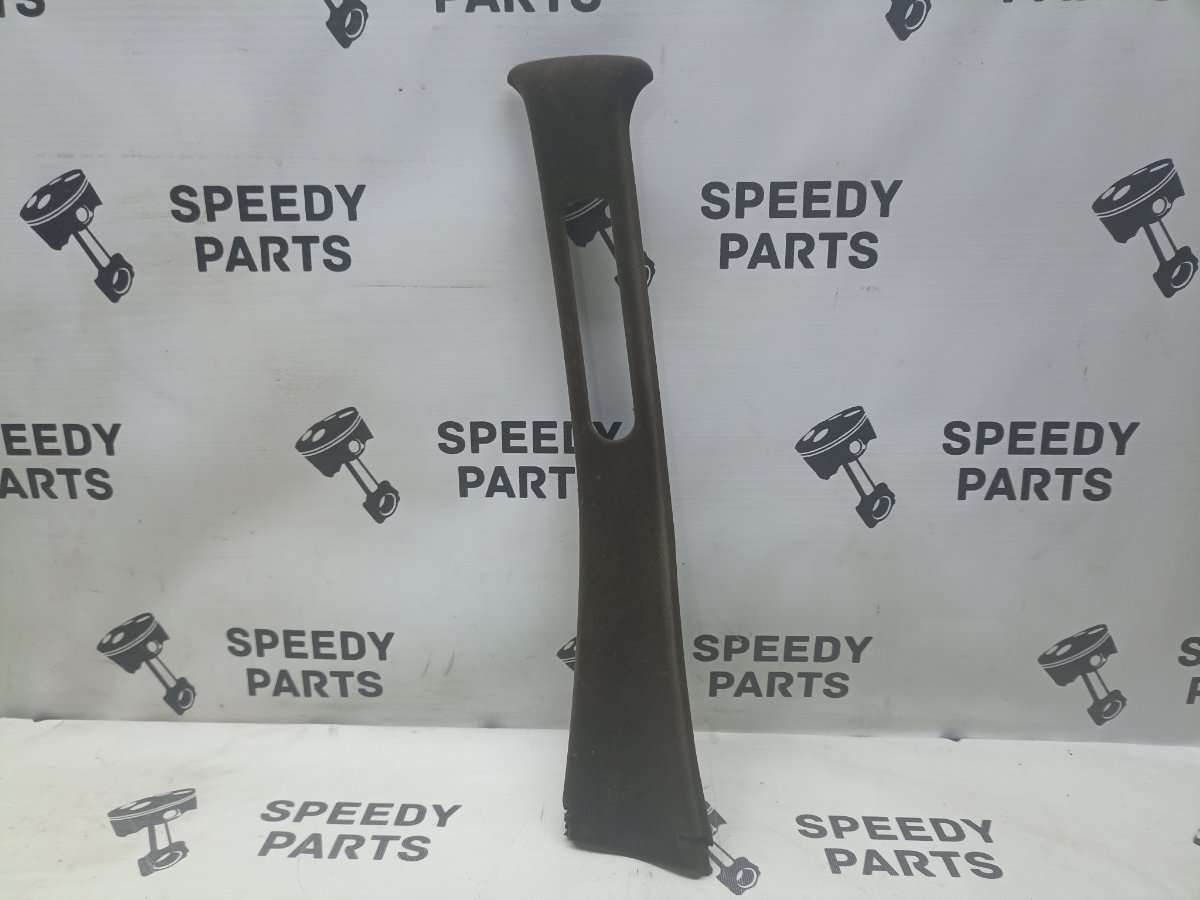 Запчасть накладка на стойку кузова левая Toyota Mark II 1990 E-GX81 1G-FE 62412-22300-04 Б/У Накладка на стойку кузова левая Toyota Mark II 1990 E-GX81 1G-FE 62412-22300-04 Б/У