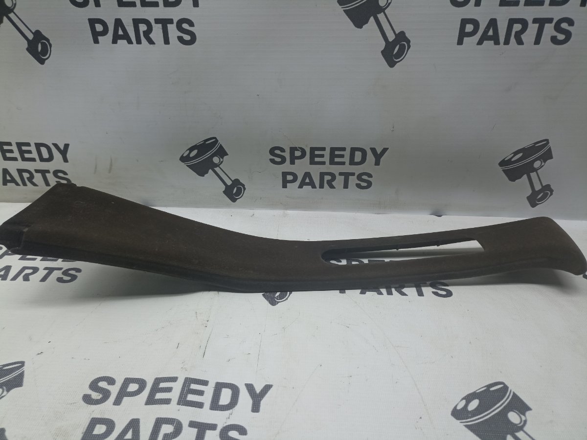 Накладка на стойку кузова левая Toyota Mark II E-GX81 1G-FE Накладка на стойку кузова левая Toyota Mark II E-GX81 1G-FE