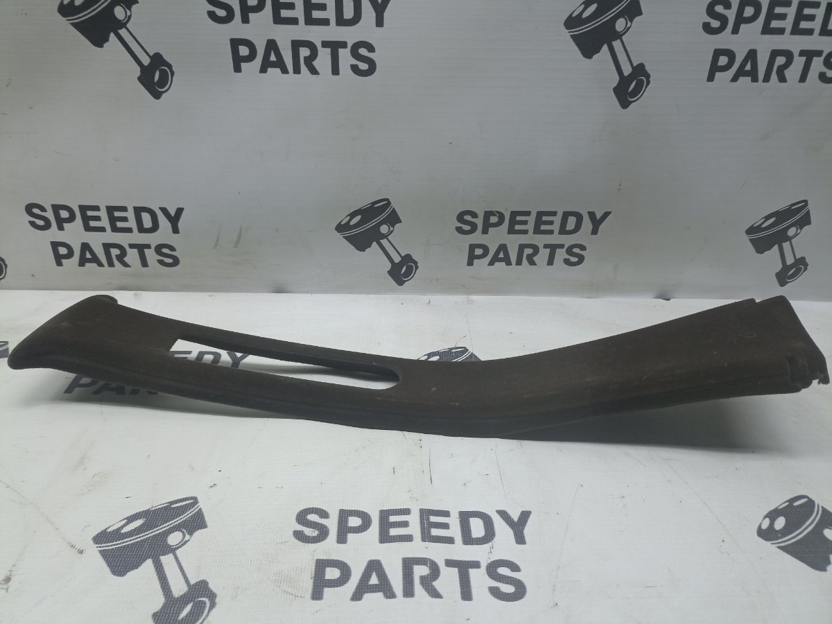 Накладка на стойку кузова левая Mark II 1990 E-GX81 1G-FE Накладка на стойку кузова левая Mark II 1990 E-GX81 1G-FE