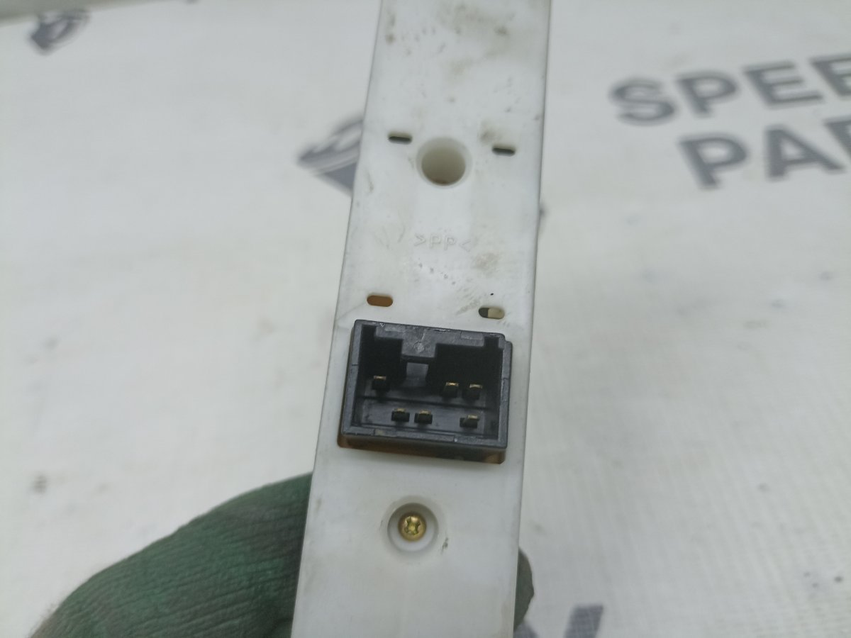 Кнопка стеклоподъемника передняя левая Lancer Cedia 2001 GH-CS5W 4G93 Кнопка стеклоподъемника передняя левая Lancer Cedia 2001 GH-CS5W 4G93