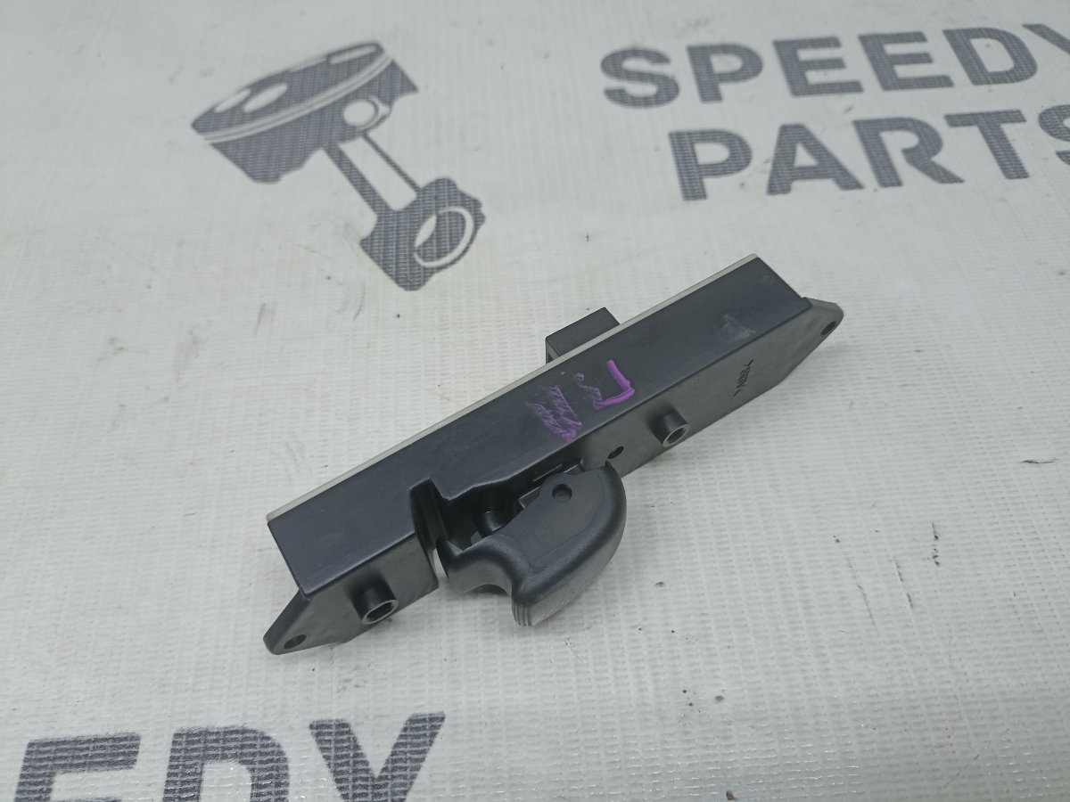 Кнопка стеклоподъемника передняя левая Lancer Cedia 2001 GH-CS5W 4G93 Кнопка стеклоподъемника передняя левая Lancer Cedia 2001 GH-CS5W 4G93