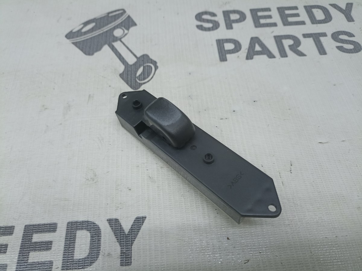 Кнопка стеклоподъемника передняя левая Lancer Cedia 2001 GH-CS5W 4G93 Кнопка стеклоподъемника передняя левая Lancer Cedia 2001 GH-CS5W 4G93