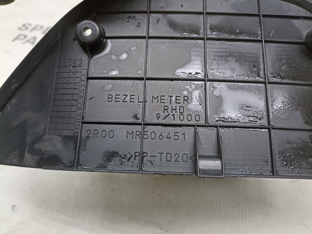 Консоль панели приборов Lancer Cedia 2001 GH-CS5W 4G93