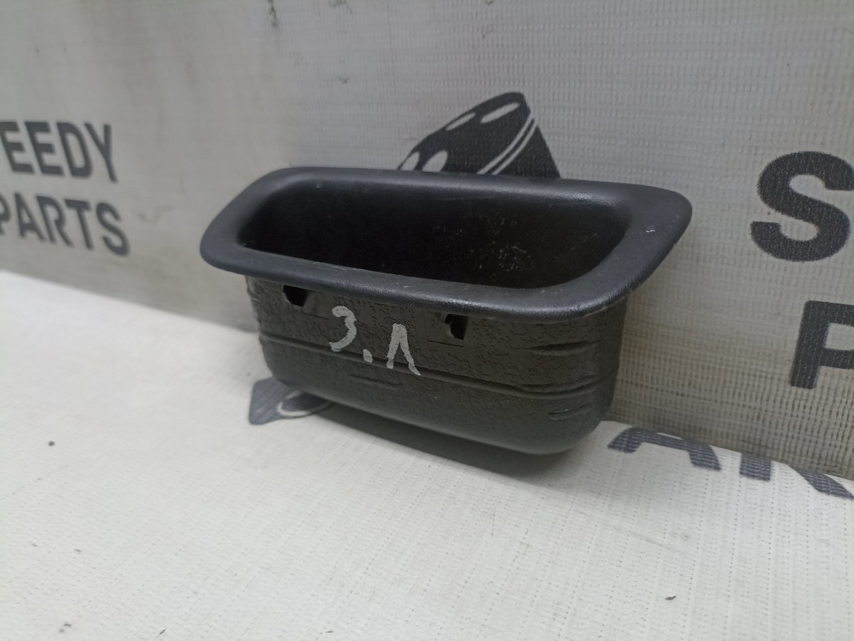 Ручка двери внутренняя задняя левая Mitsubishi Lancer Cedia GH-CS5W 4G93