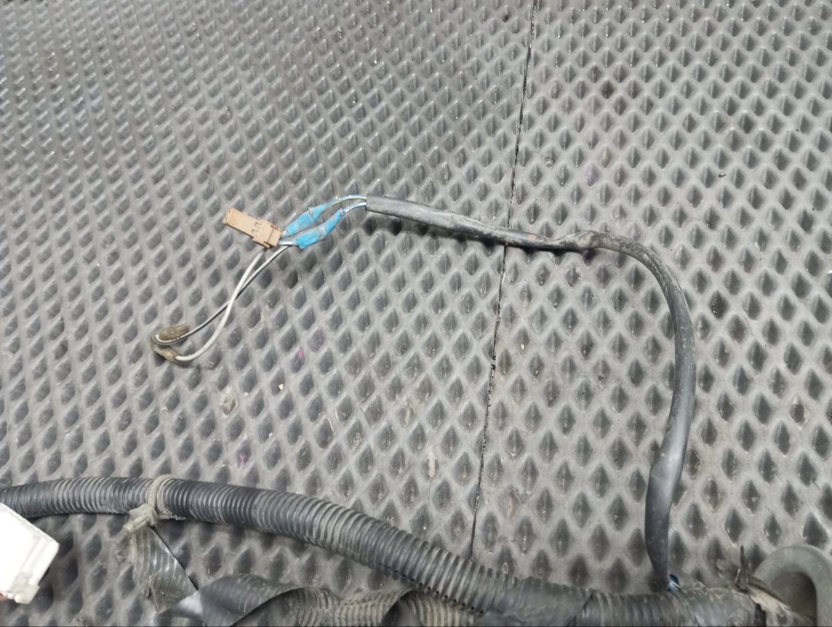 Проводка двери передняя левая Cefiro 1996 E-A32 VQ20DE