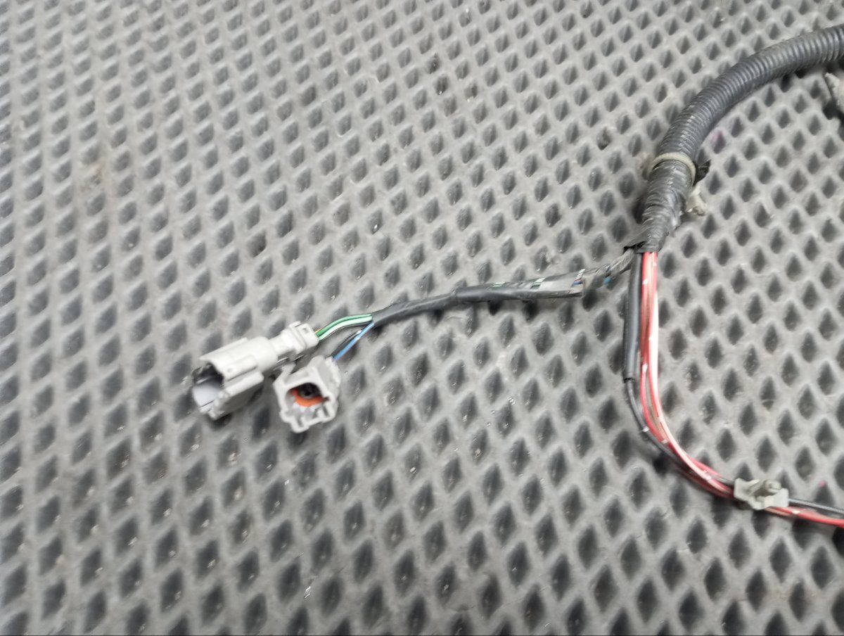 Проводка двери передняя левая Cefiro 1996 E-A32 VQ20DE